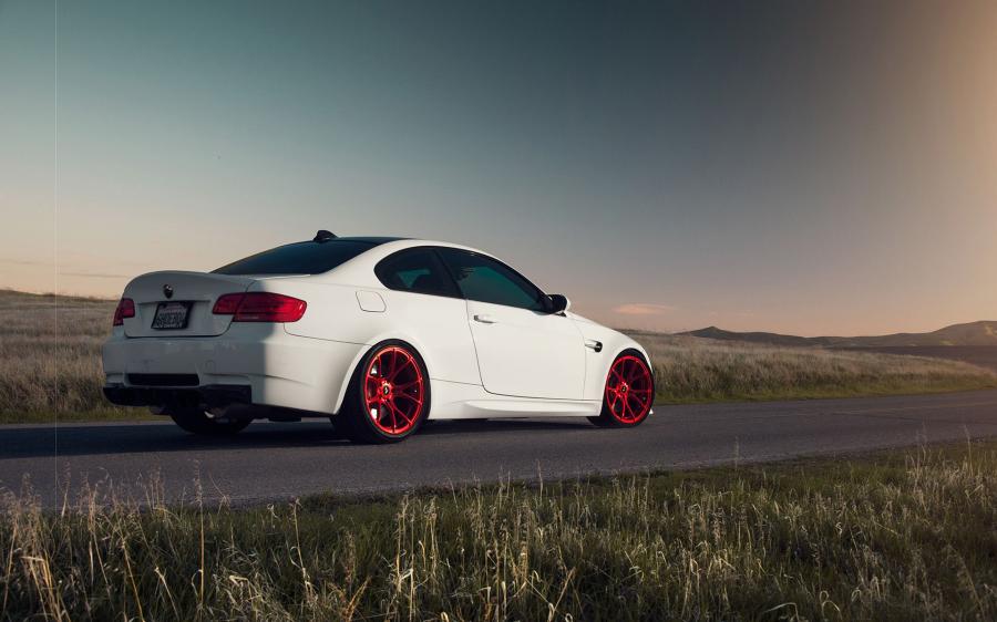  BMW M3 Coupe Aero by Vorsteiner 2016 года  (фото 2 из 5)